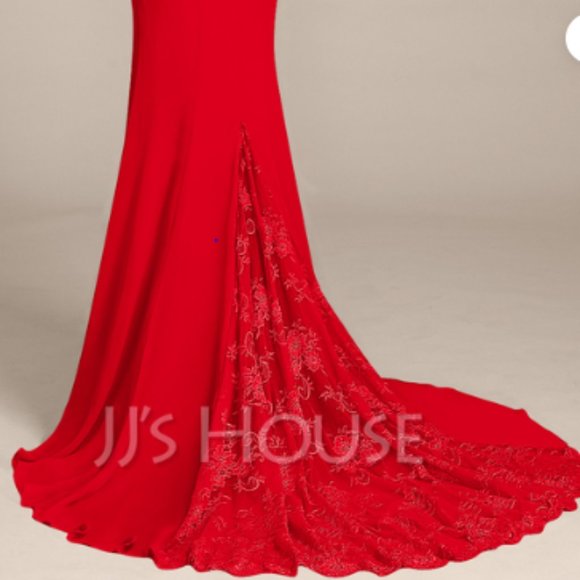 Red Gown- Size 14 - Picture 4 of 7